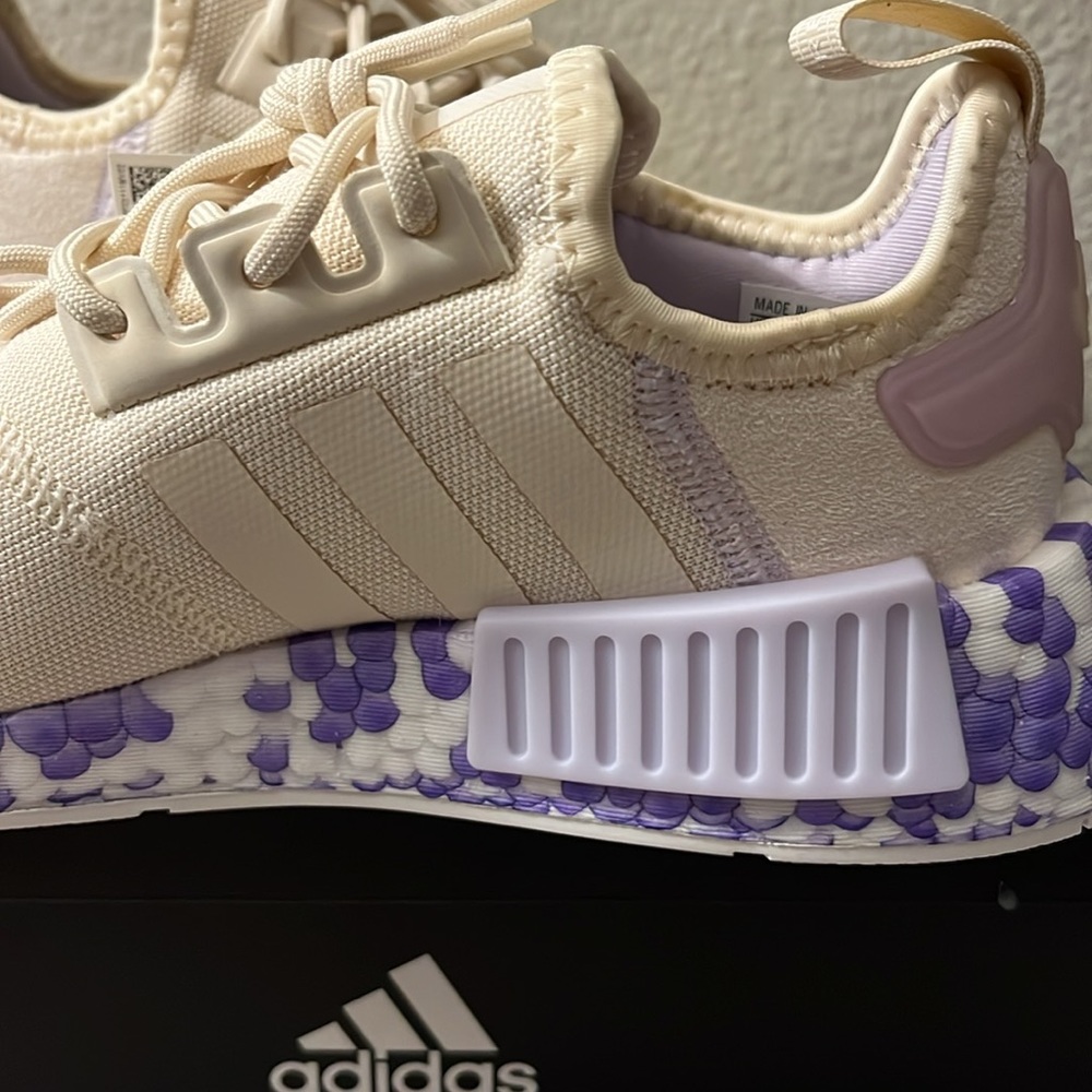 NWT Adidas Originals Women's NMD_R1 Shoes - Wonder White/Purple/Lilac - GW5694 - Picture 14 of 16